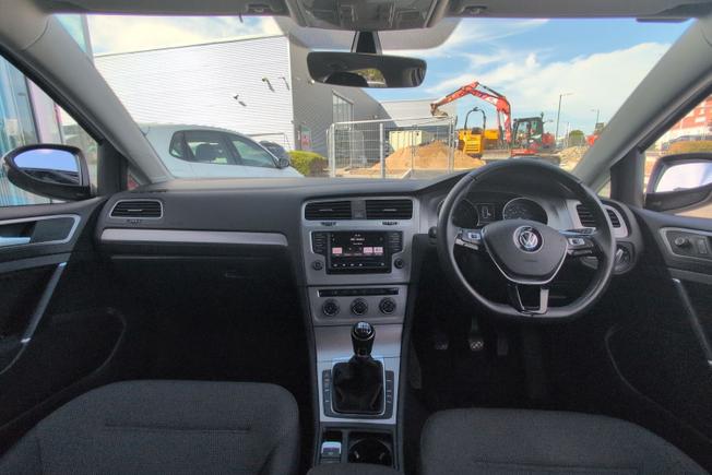 VOLKSWAGEN Golf Photo 10