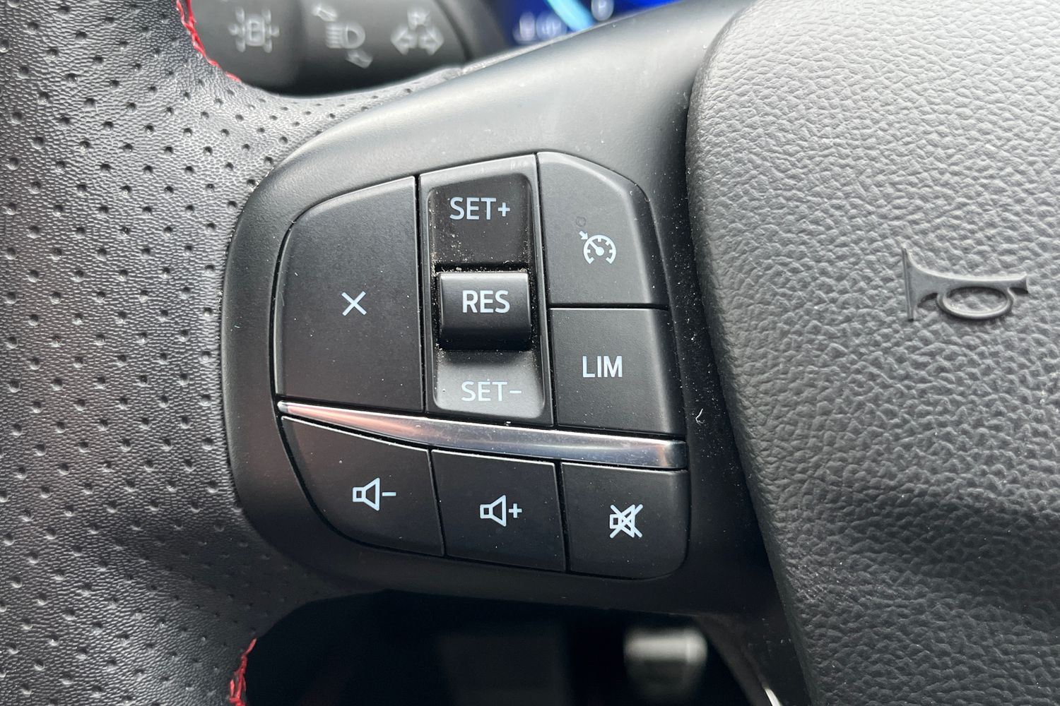 Ford KUGA Photo 30