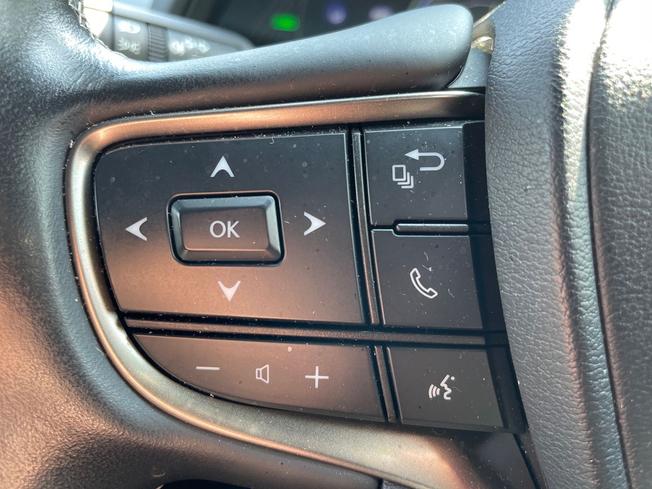 LEXUS UX Photo 16