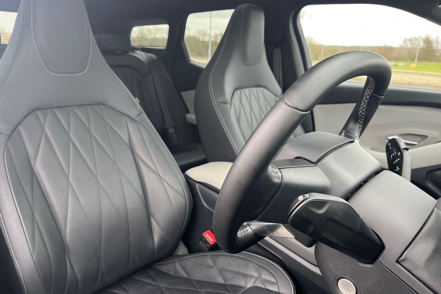 Ford Explorer Photo 16