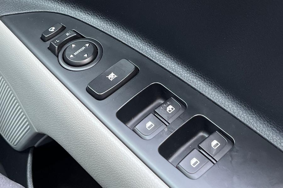 Kia STONIC Photo autoimg-0803a08e466f64c9c18ce84e150e943b295ebe85.jpg