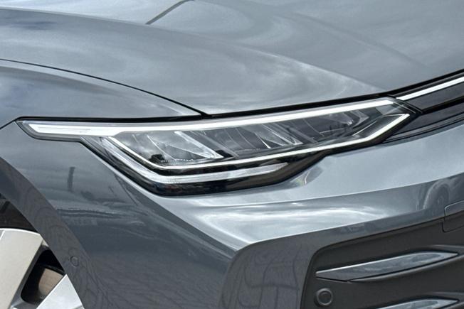 VOLKSWAGEN Golf Photo 19