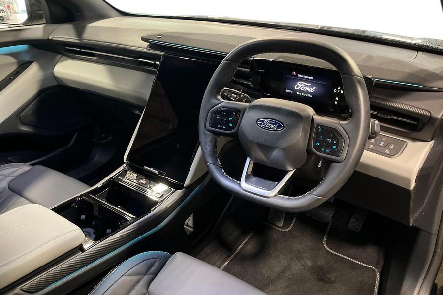 Ford Explorer Photo autoimg-080f727dd43f8abdb43fcb99411ab5f07b5fabbc.jpg