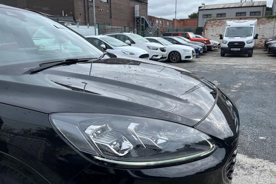 Ford KUGA Photo autoimg-081005651bd5addc0e04674a297367262c4e5da1.jpg