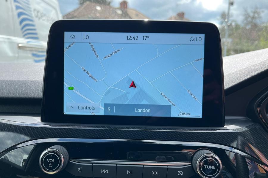 Ford Kuga Photo autoimg-08188cdea86061d27be0e58c53b879a6a95eb2ef.jpg