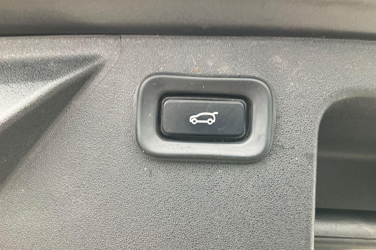 Land Rover Discovery Sport Photo 34