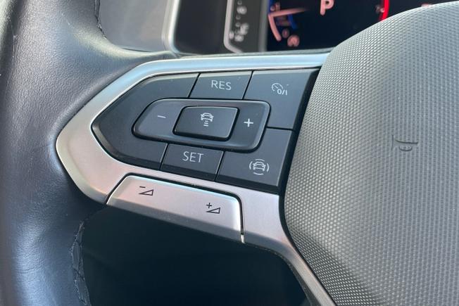VOLKSWAGEN T-Roc Photo 16