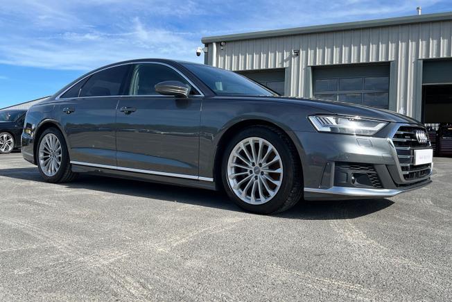 Audi A8 Photo 23
