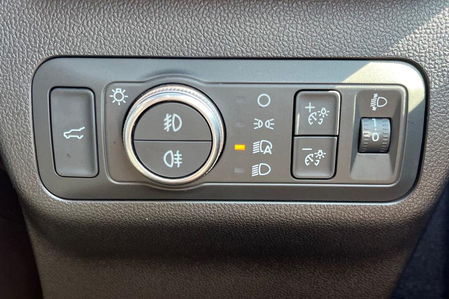 Ford Kuga Photo autoimg-08274c94fc0b05845822bf003821424f197a24dd.jpg