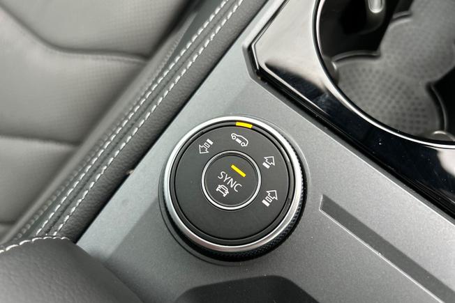 VOLKSWAGEN Touareg Photo 38