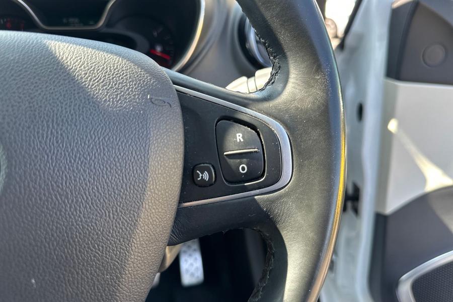 Renault CAPTUR Photo autoimg-08285ee53c9602c227762aae4e0b027ee6ae8d88.jpg