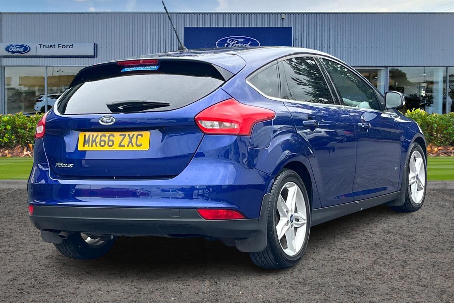 Ford FOCUS Photo 3