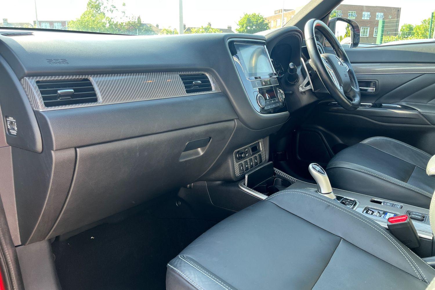 Mitsubishi OUTLANDER Photo 17