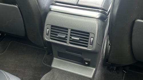 Land Rover Range Rover Velar Photo autoimg-0832018ece18527a3efc11545033617035f7f180.jpg