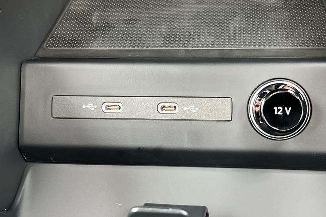 AUDI Q4 Photo 29