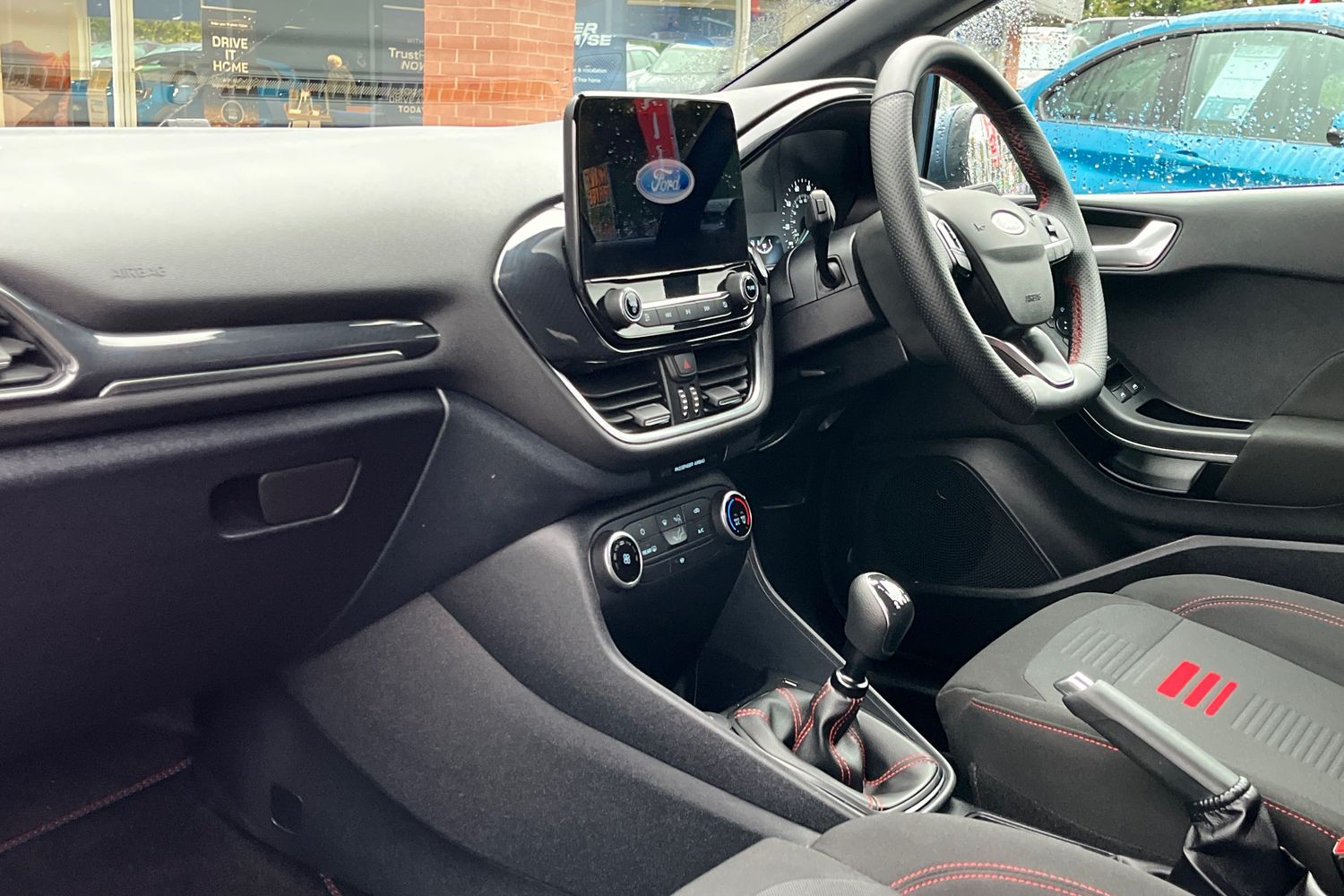 Ford FIESTA Photo 17