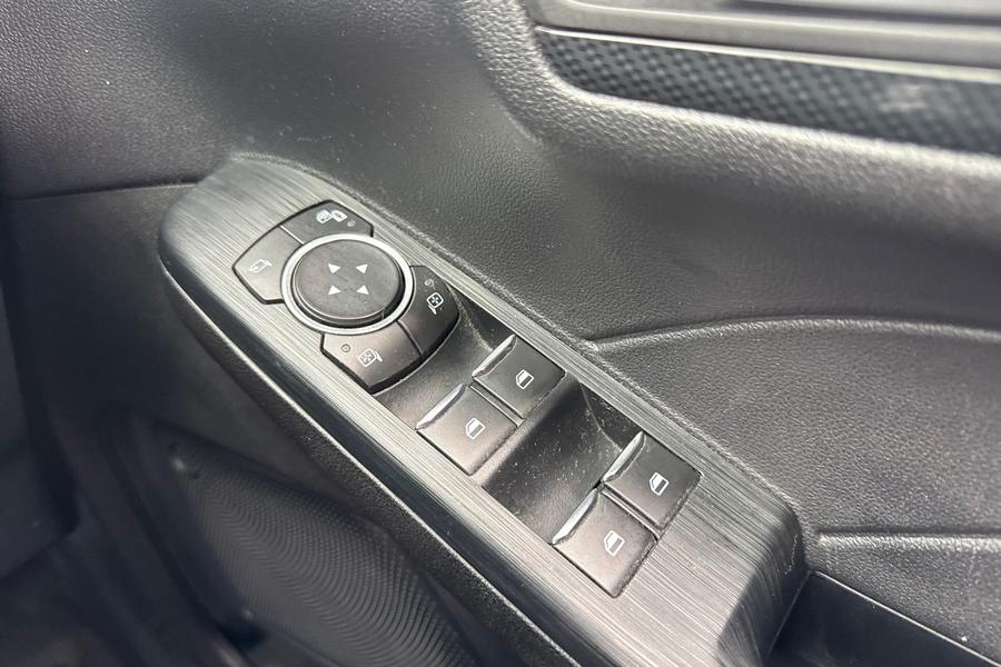Ford KUGA Photo autoimg-083941013916b716dc54e99da69aa0a950708858.jpg