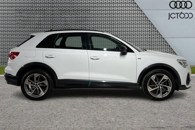 AUDI Q3 Photo 4