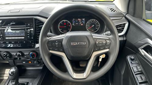 Isuzu D-Max Photo autoimg-083eec3d002893d987b6f6edd175772bba3459a1.jpg