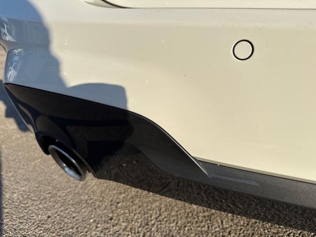 BMW 3 Series Photo 23