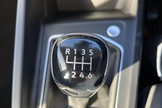 Volkswagen Golf Photo autoimg-083fd1914a37230b1c55f9169a552d42980423df.jpg