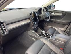 VOLVO XC40 Photo 2