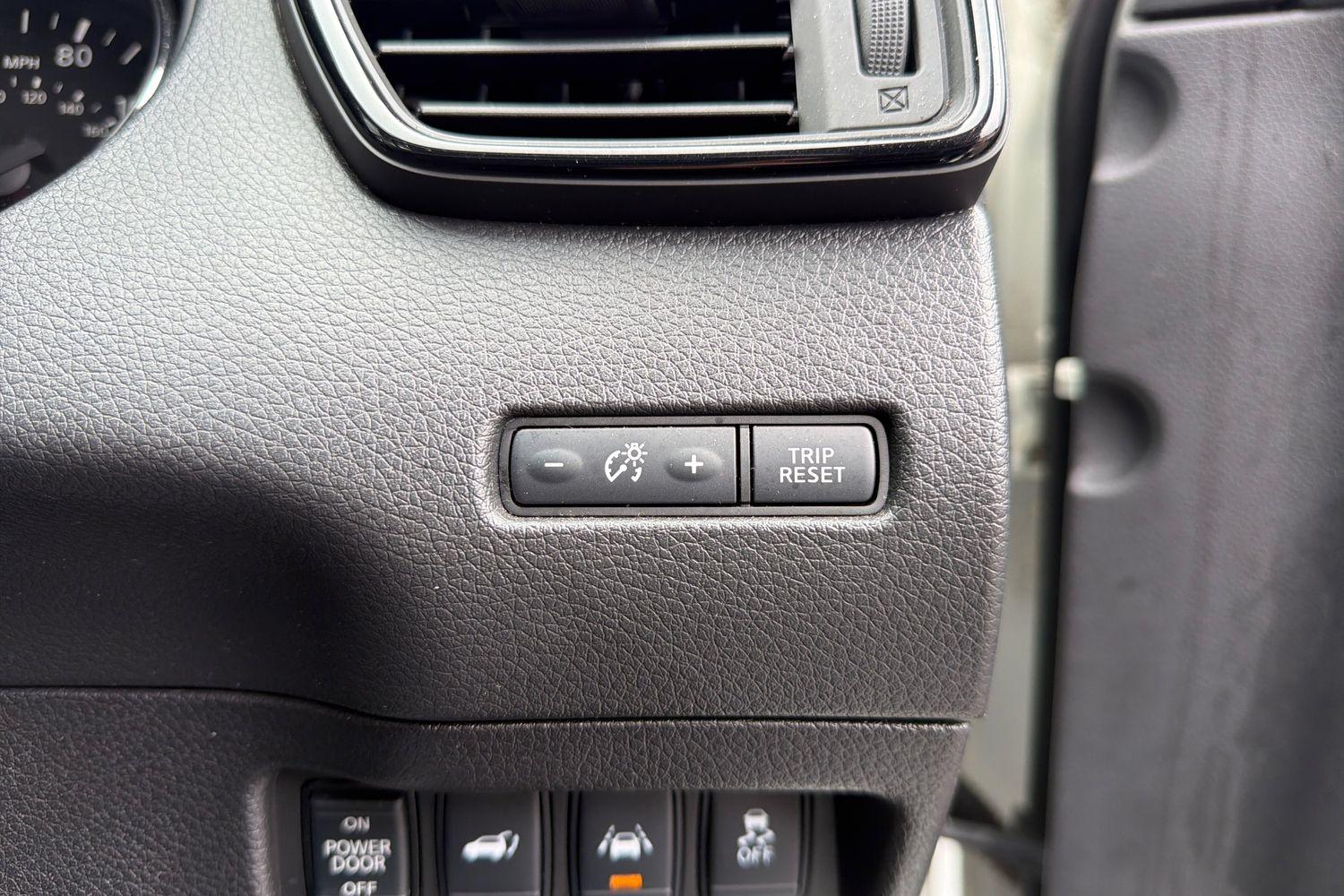 Nissan X-TRAIL Photo 24