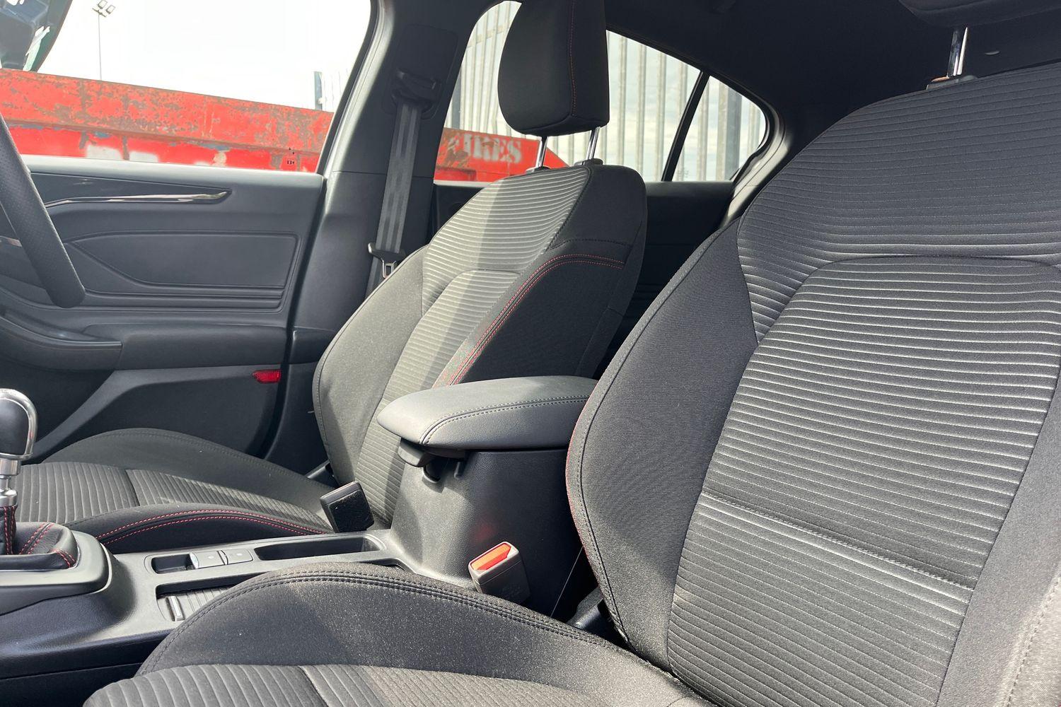 Ford Focus Photo 18