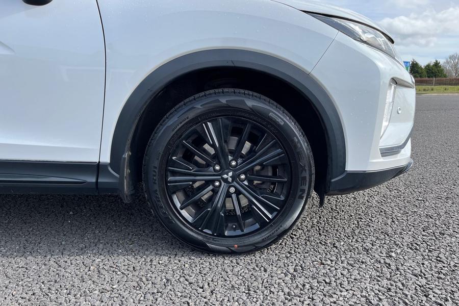 Mitsubishi ECLIPSE CROSS Photo autoimg-08523b62dcf4c8c29327c6c0fea22bcb60d7a762.jpg