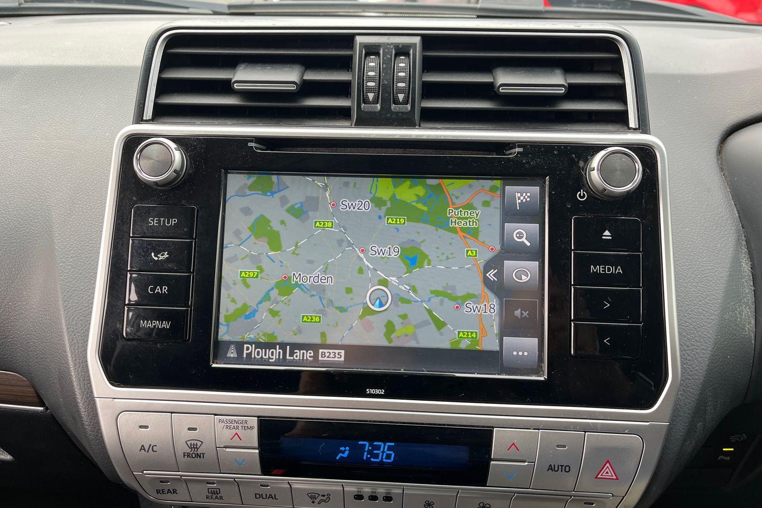 Toyota Land Cruiser Photo 23