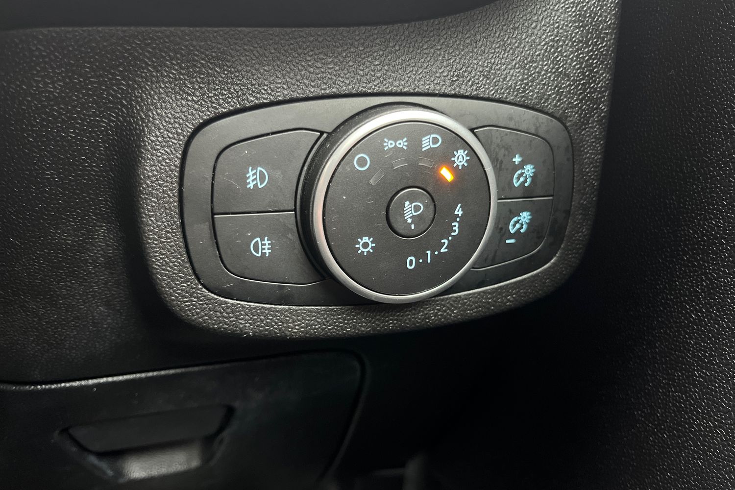 Ford FIESTA Photo 22