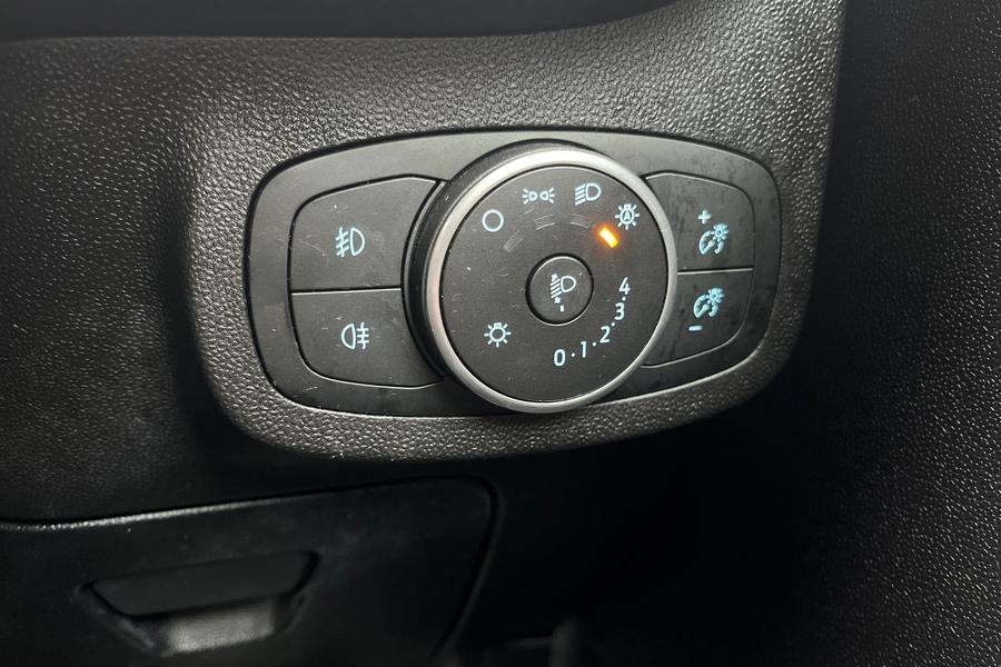 Ford FIESTA Photo autoimg-08575dcb580b45d01aeb03d09f5628ada504ed39.jpg