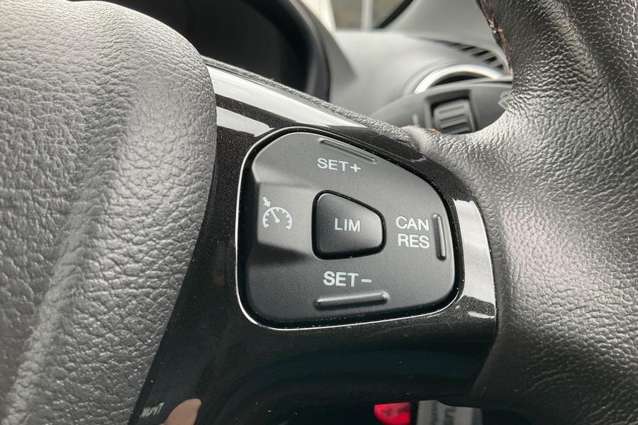 Ford KA+ Photo autoimg-085780112d9923e43fd4e42704d1d3b4247c462c.jpg
