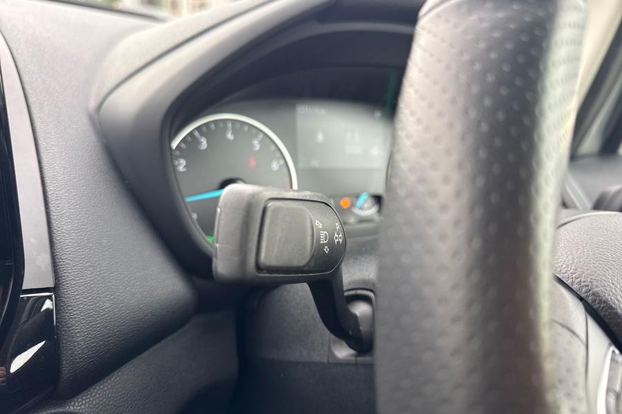 Ford ECOSPORT Photo autoimg-085df139692d700943128b9ec5d1c8551f309cd0.jpg