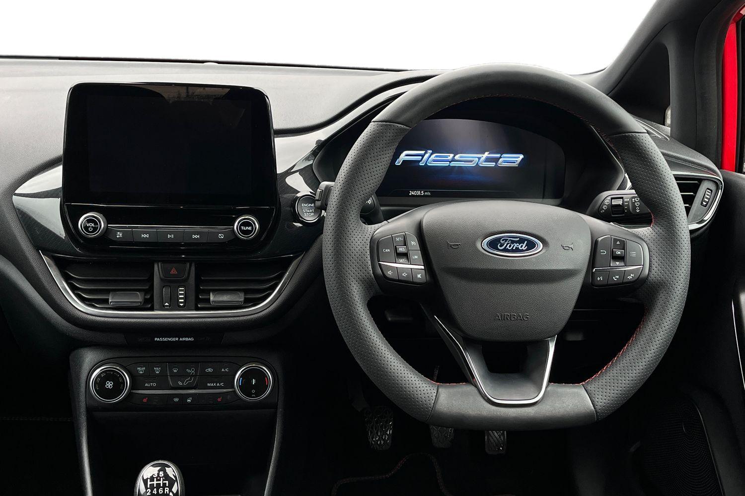 Ford FIESTA Photo 10