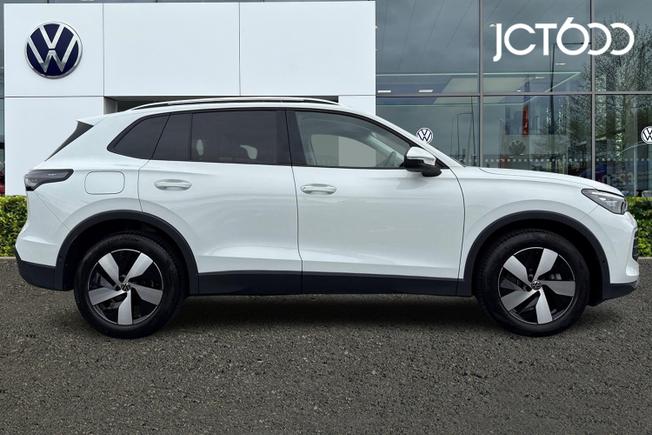 VOLKSWAGEN Tiguan Photo 4