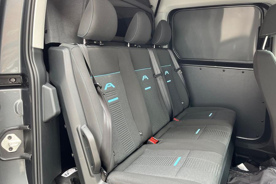 Ford Transit Connect Photo autoimg-08661add5a0e10afca2b43667eecfc6834030c09.jpg