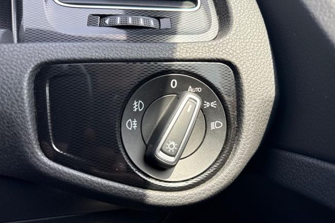 VOLKSWAGEN Golf Photo 28