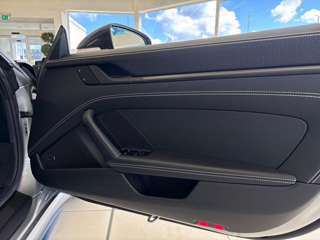 PORSCHE 911 Photo 20