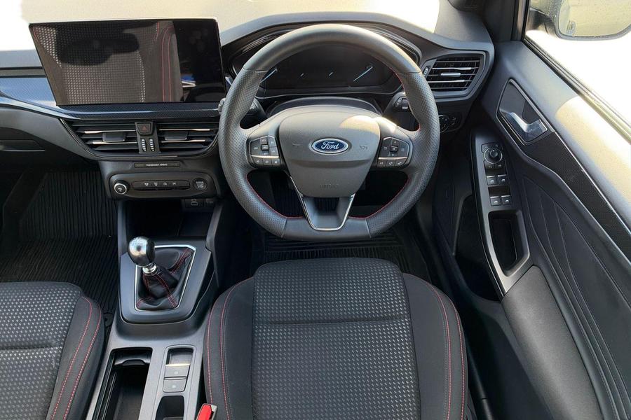 Ford FOCUS Photo autoimg-0871f606eb925e001685571a4293fe68ff80a1c4.jpg