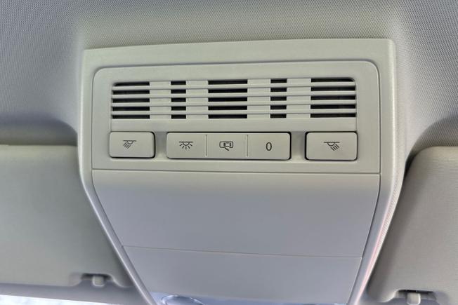 VOLKSWAGEN Caravelle Photo 35