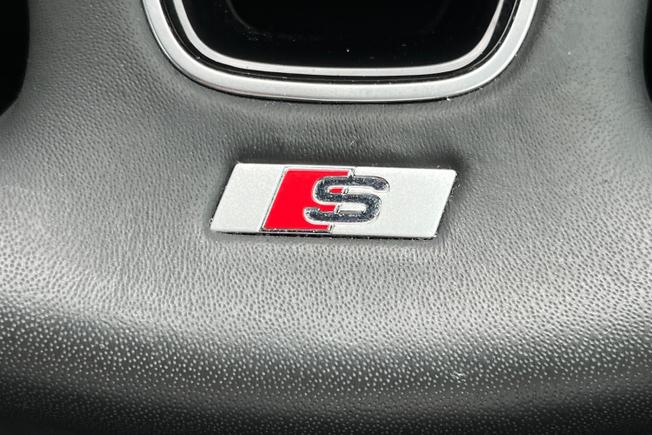 Audi A4 Photo 35