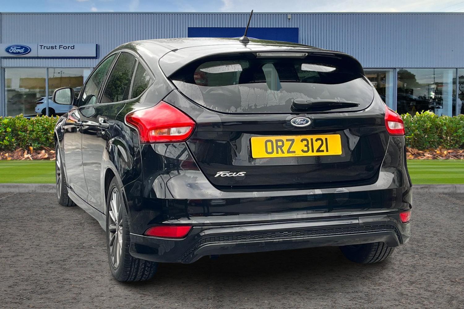 Ford FOCUS Photo 1
