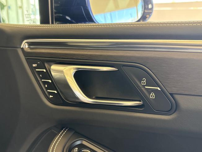 PORSCHE Macan Photo 37