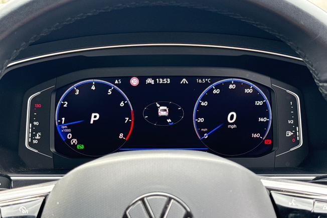 VOLKSWAGEN Tiguan Photo 15