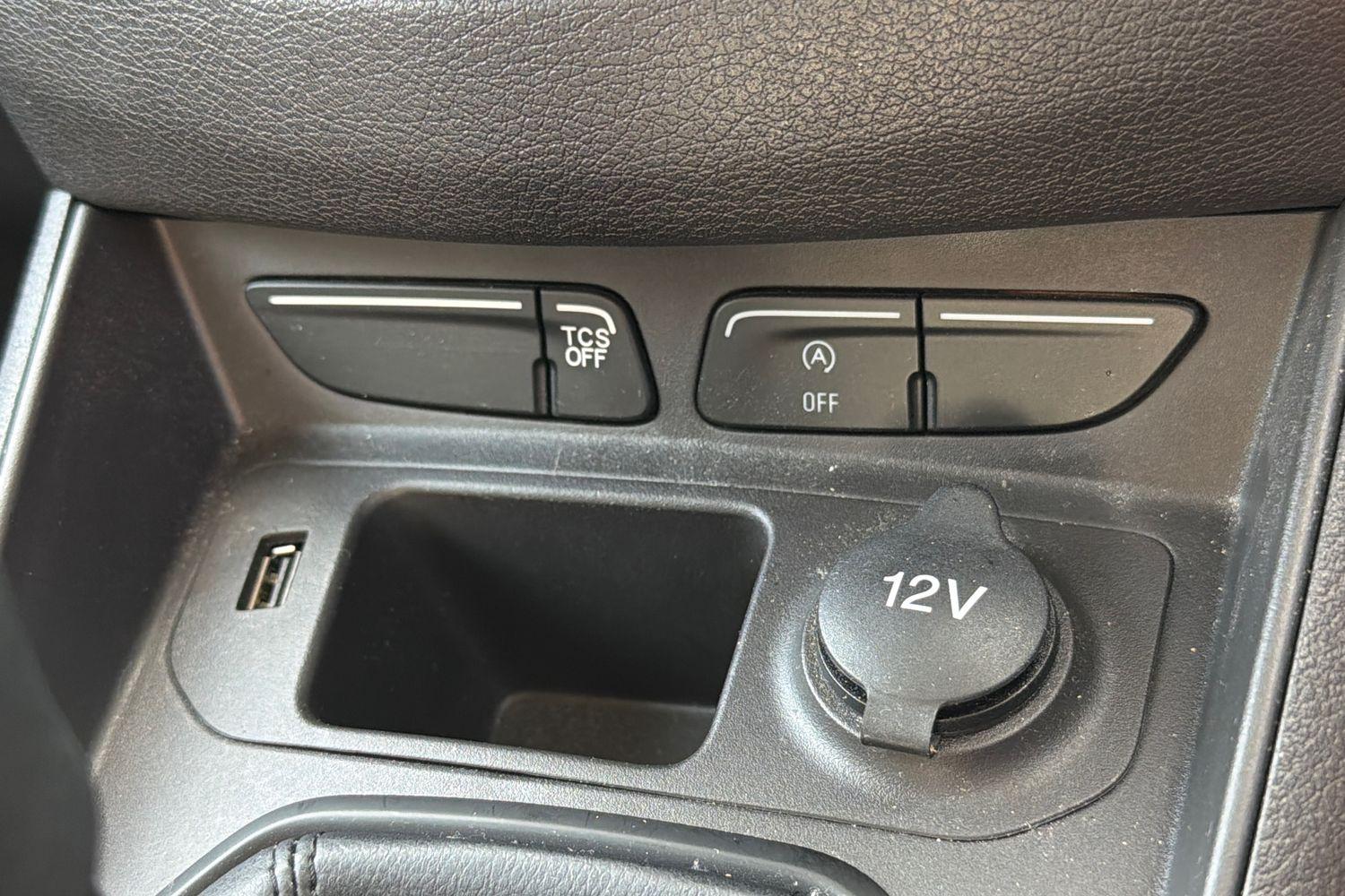 Ford TRANSIT COURIER Photo 26