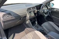 VOLKSWAGEN Tiguan Photo 2