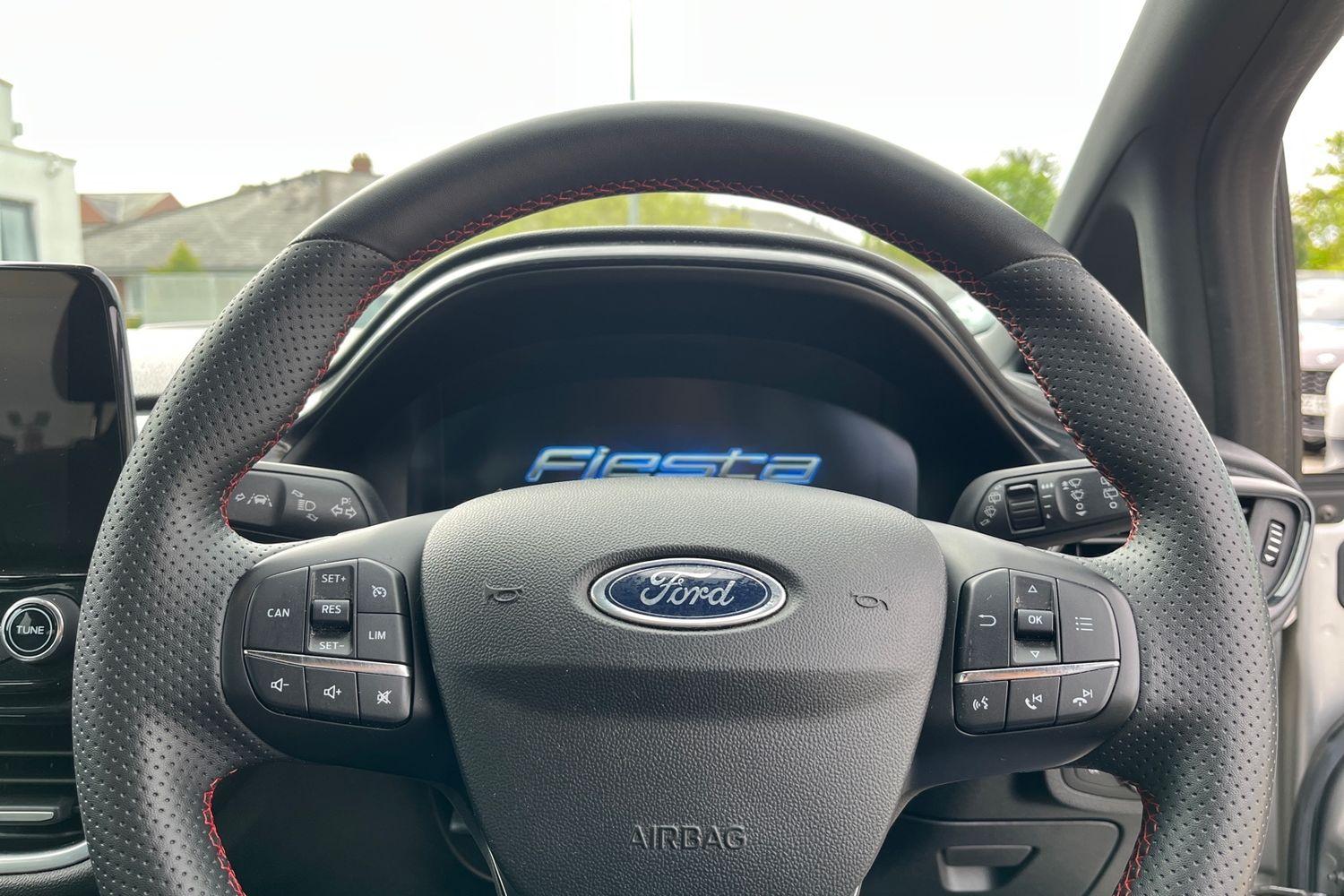 Ford FIESTA Photo 11