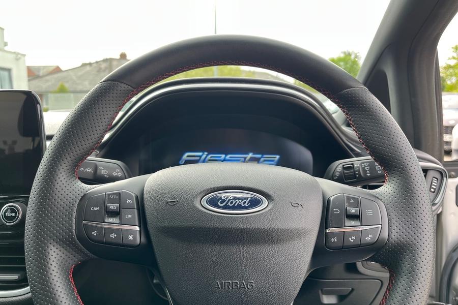 Ford FIESTA Photo autoimg-087b1ea4262e4ddb213aac03c9b1797297de70dd.jpg