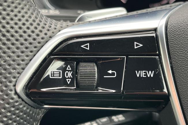 AUDI A6 Avant Photo 16